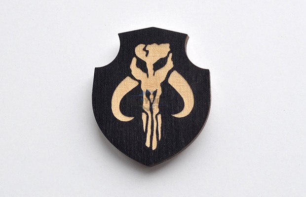 How-to: Wooden badge with safety pin