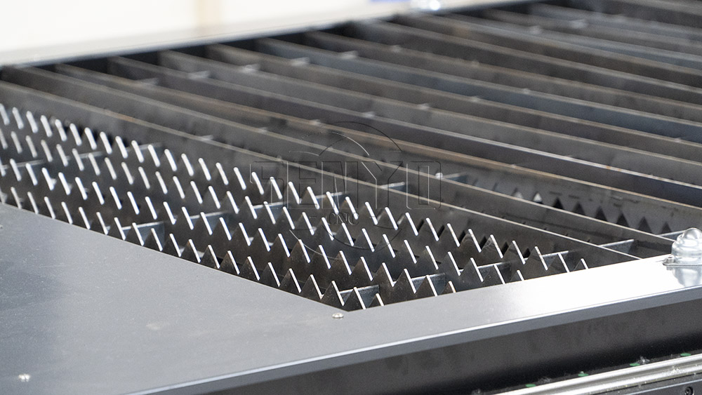 Top quality 4x8 CNC Plasma Cutting Table for Sale